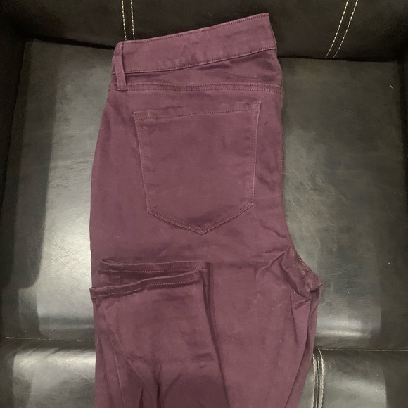 Old Navy Skinny Jeans - Picture 2 of 4